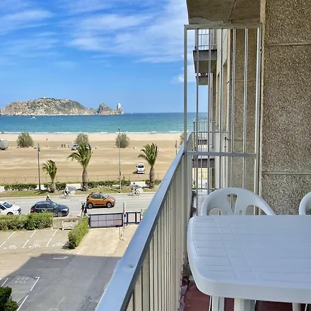 In Estartit By The Beachfront *
